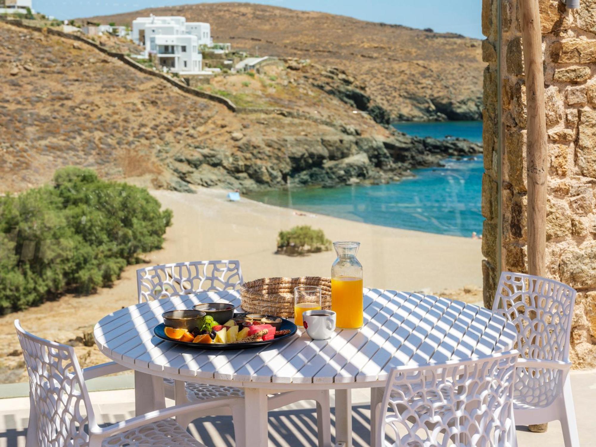 Sundance Suites Mykonos Merchia Beach Exterior photo